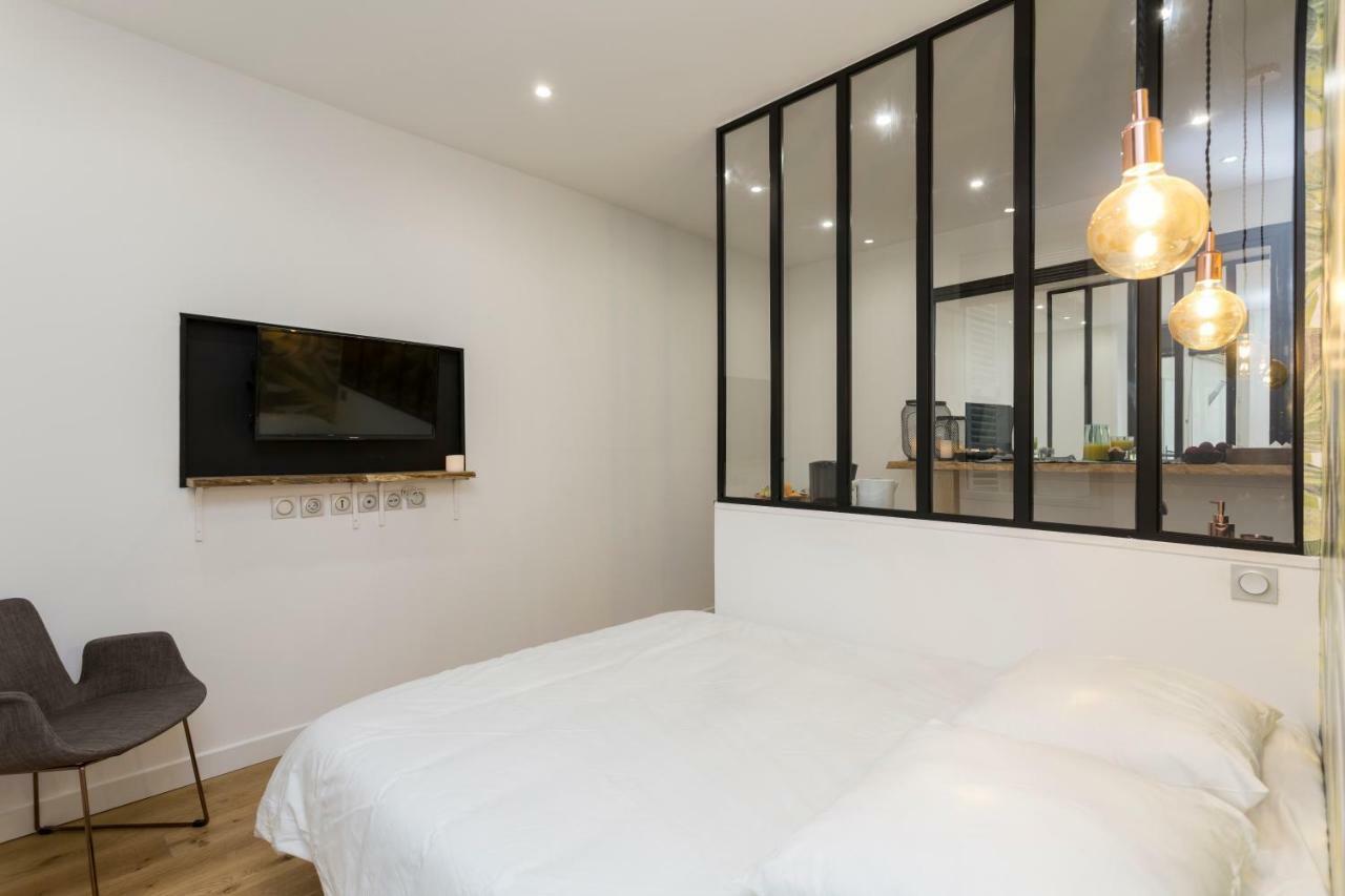 Studio D'Architecte Au Pied De Tour Eiffel Apartment ปารีส ภายนอก รูปภาพ