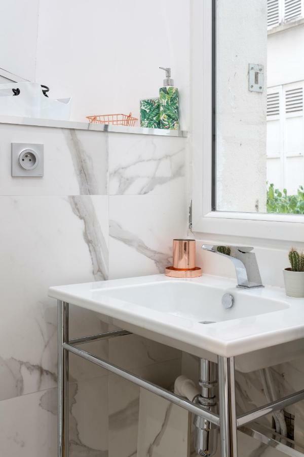 Studio D'Architecte Au Pied De Tour Eiffel Apartment ปารีส ภายนอก รูปภาพ