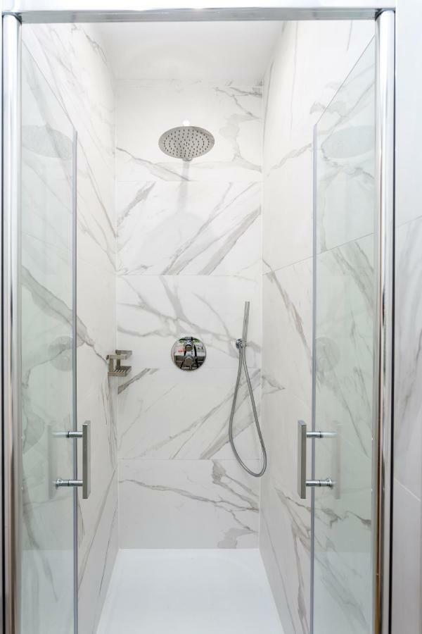 Studio D'Architecte Au Pied De Tour Eiffel Apartment ปารีส ภายนอก รูปภาพ